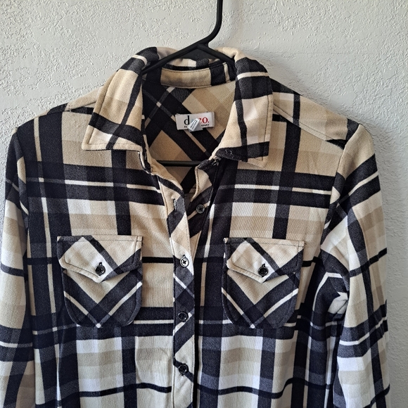 Denim & Co. Brushed Heavenly Jersey Plaid Button Front Shirt - Picture 2 of 6